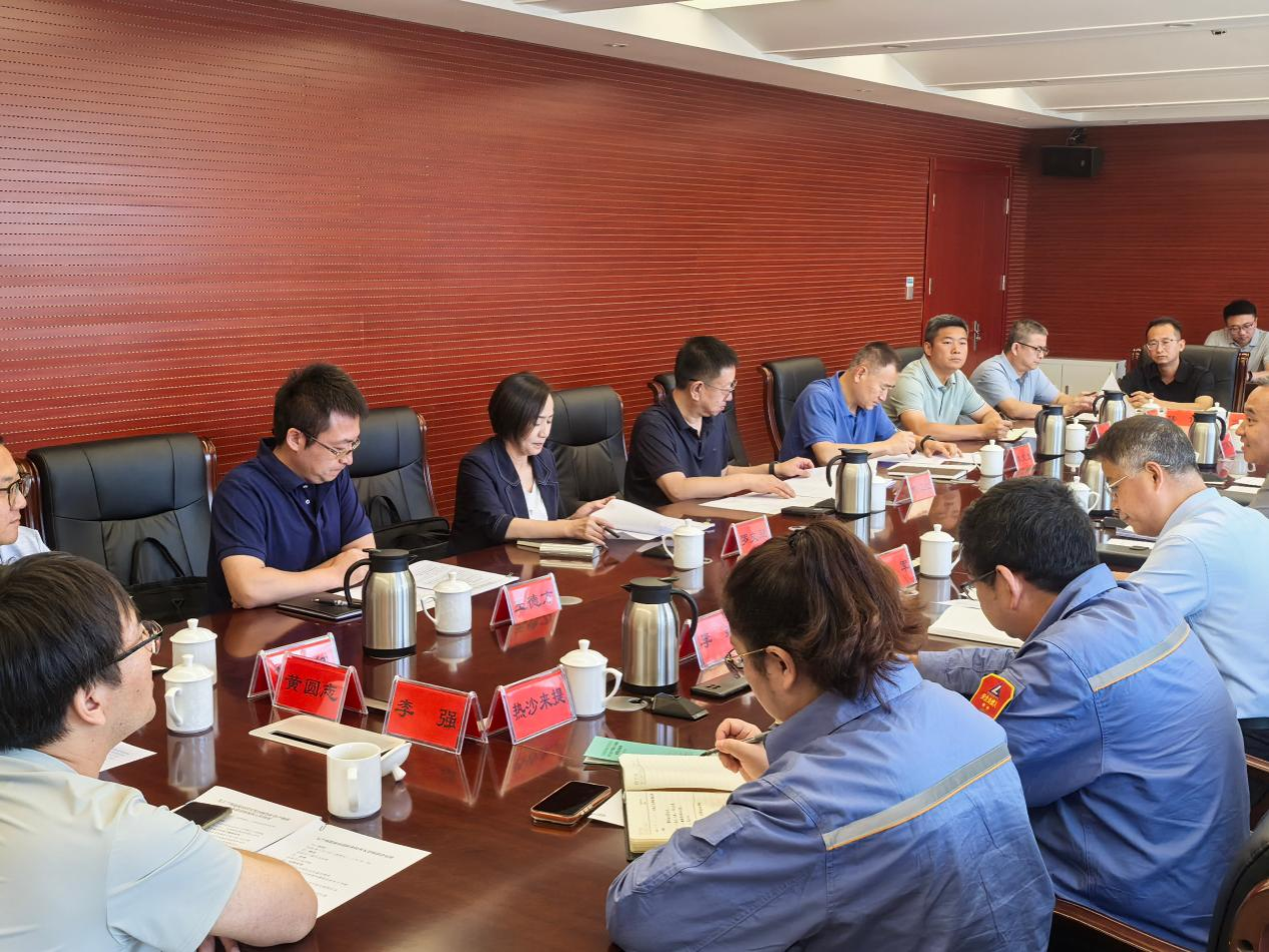 298272