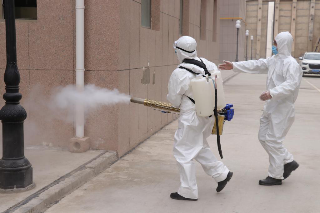 学校对校园环境进行全面消杀